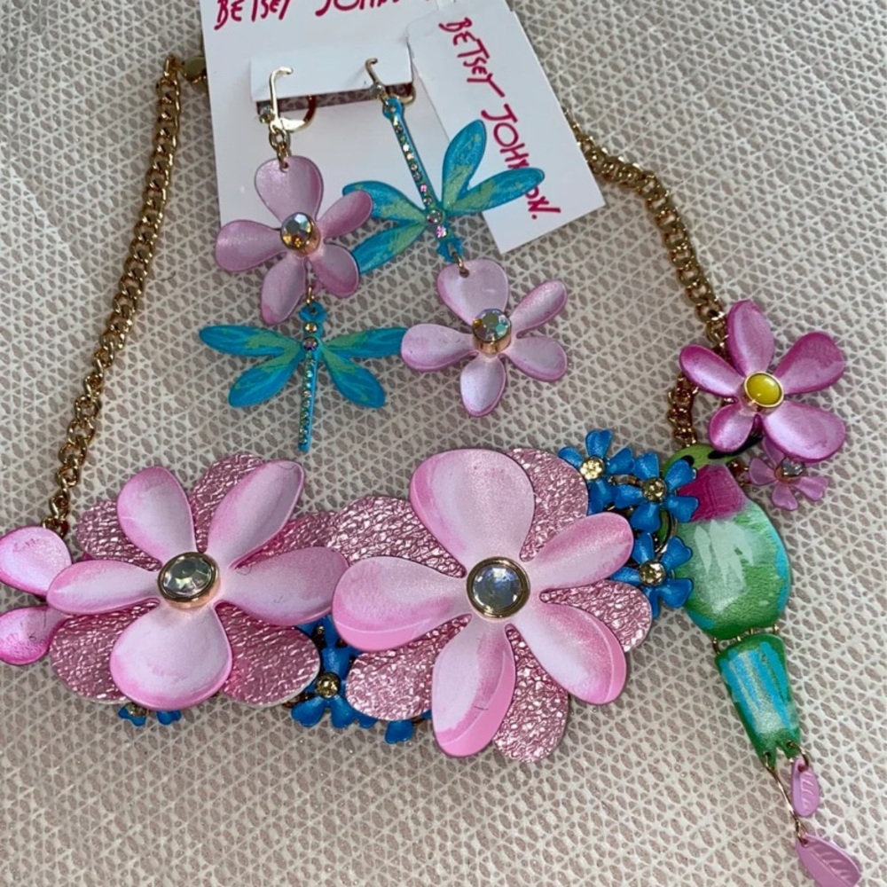 Betsey Johnson Flower Hummingbird & Dragonfly set